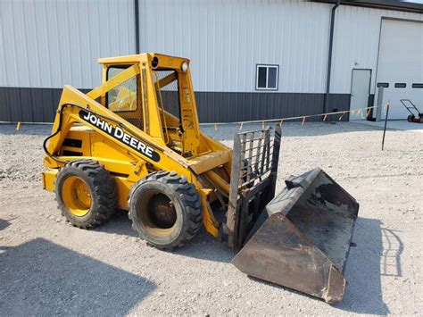 jd 675b skid loader